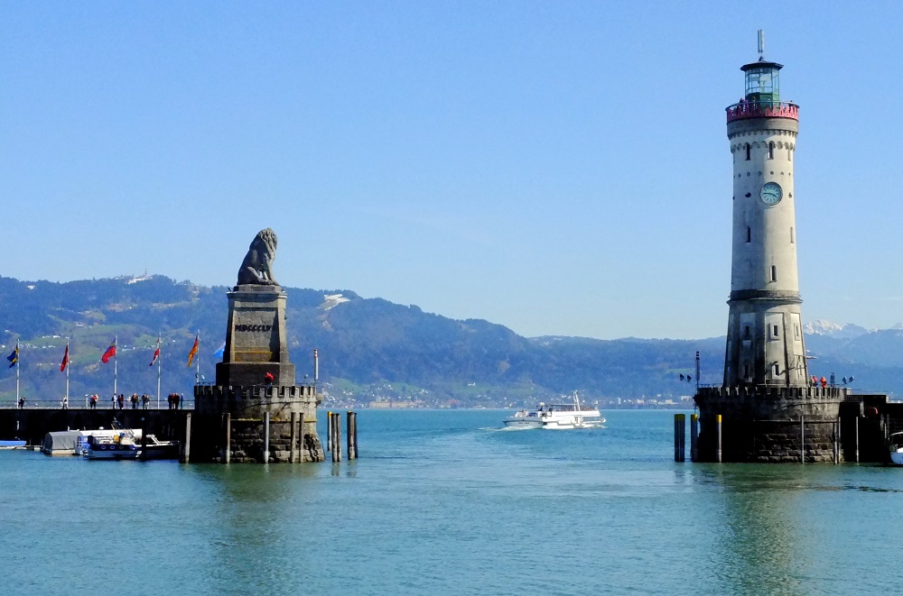 Sail around Lake Constance - Hello Skipper!